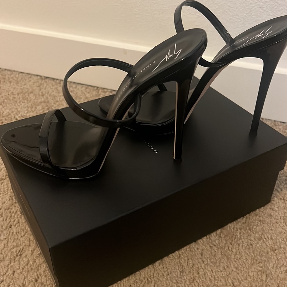 Worn Once Giuseppe Zanotti Coline Sandal heel